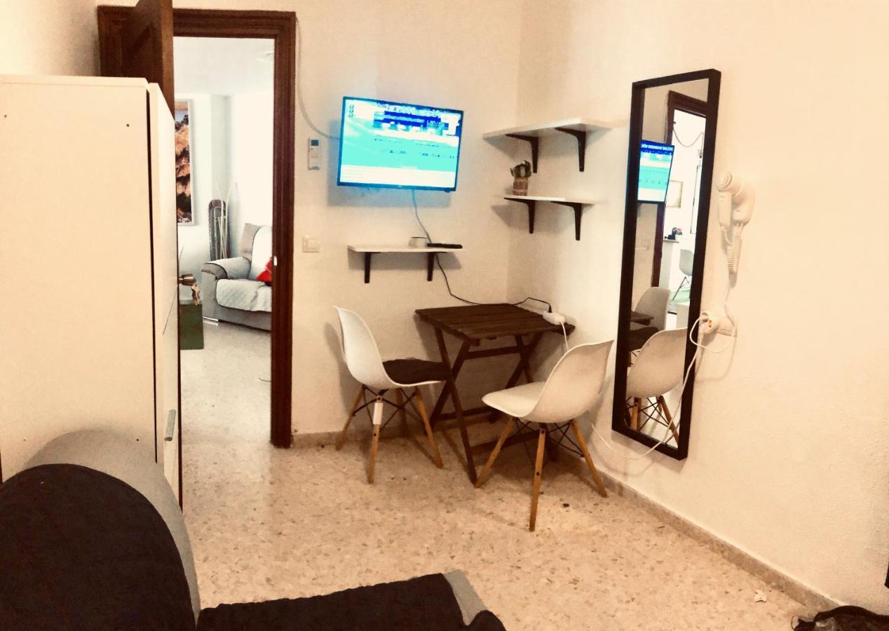 Low Cost Rooms Malaga River Exterior photo