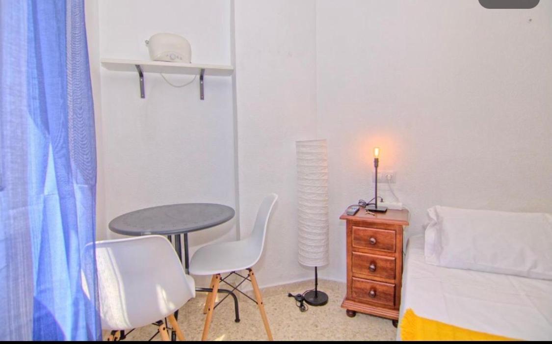Low Cost Rooms Malaga River Exterior photo