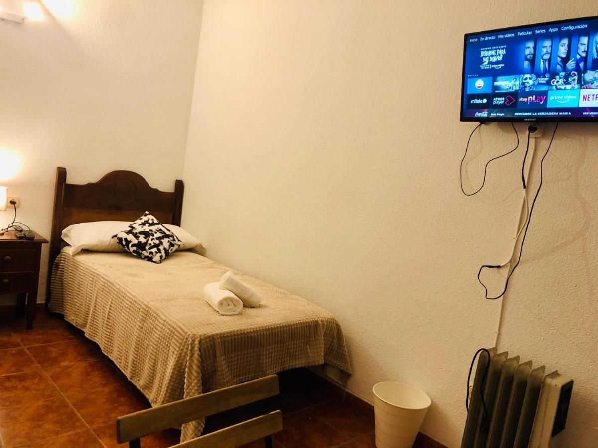 Low Cost Rooms Malaga River Exterior photo