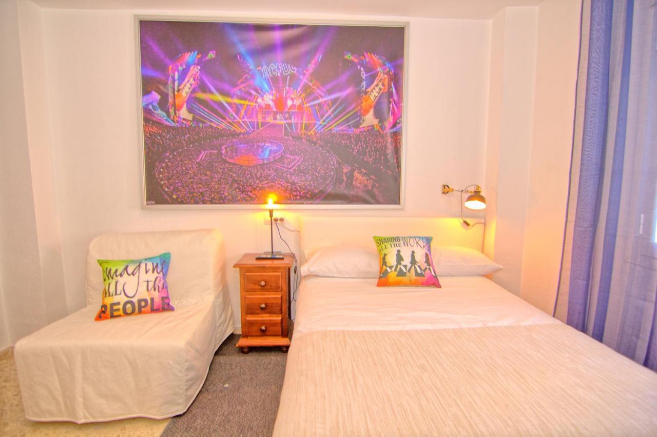 Low Cost Rooms Malaga River Exterior photo